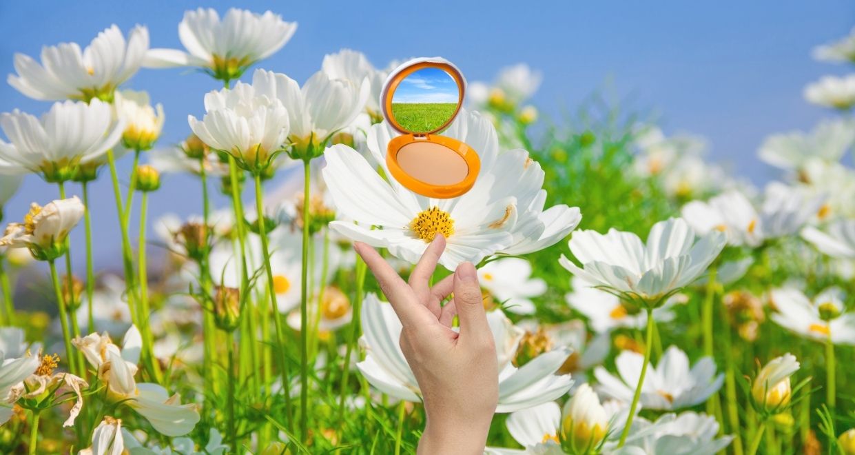 Flawless Coverage, Powerful Protection with Heliocare 360º Oil-Free Compact